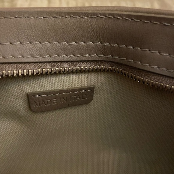 Burberry hand bag. NEW!! With dust bag! - Picture 5 of 7
